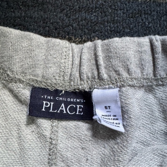 The Children's Place Toddler Boy Heather Gray Knit Pull on Shorts Size 5T - Picture 2 of 3